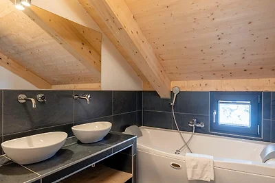 Chalet moderno con sauna e idromassaggio