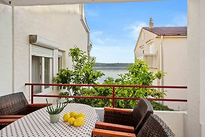 Ruhige Wohnung direkt am Meer auf der Insel...