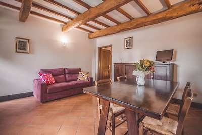 Vintage Appartement in Magione met Zwembad