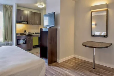 1 King Bed | Mobility Access Tub Suite Nsmk
