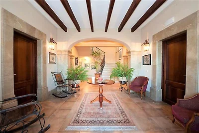 Luxuriöse Villa mit privatem Pool