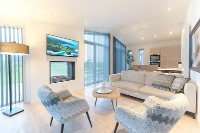 Modernes Chalet mit Kamin
