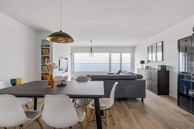 Modernes Apartment mit Meerblickterrasse