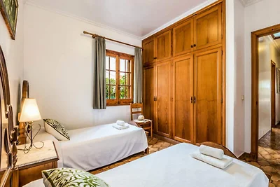 Villa in Cala Blanca mit privatem Pool