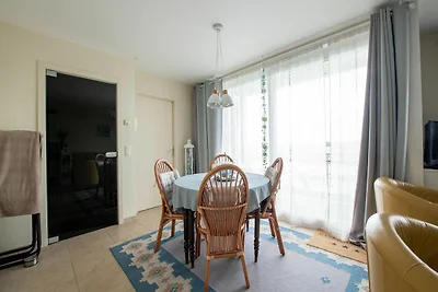Gemütliche Wohnung mit Blick auf den Kanal
