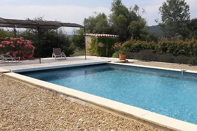 Hütte in Gordes mit Schwimmbecken