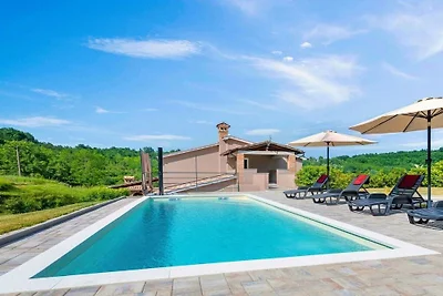 Vakantiehuis in Pićan met zwembad