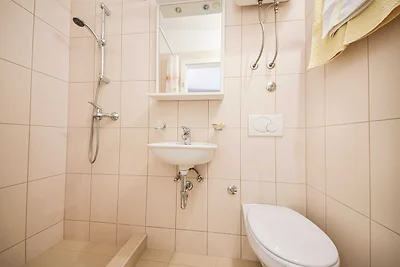 Apartments Gracin - Studio Apartment with Ter...