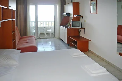 Apartments Ivan in Omis-Nemira, nahe zum...