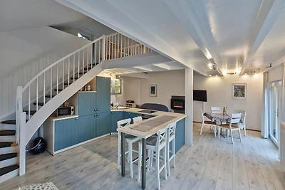 Modernes Ferienhaus mit Terrasse