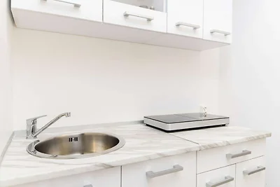 Essentieel mini-appartement met balkon