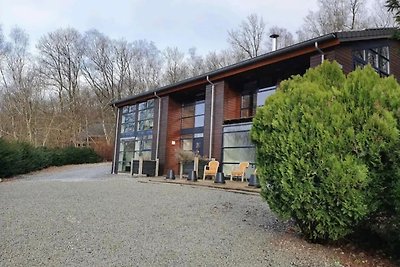 Casa nel bosco con piscina coperta e sauna