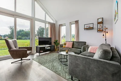 Sonnige Villa mit Gartenterrasse
