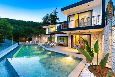 Villa in Kas mit Schwimmbecken