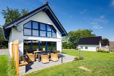 Vakantiehuis in Monschau met zwembad