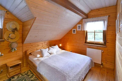 Ferienhaus am See, privater Garten, Oswino