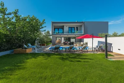 Villa in Poreč mit Schwimmbecken