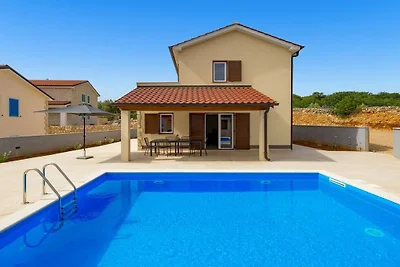 Villa in Vrbnik mit Schwimmbecken