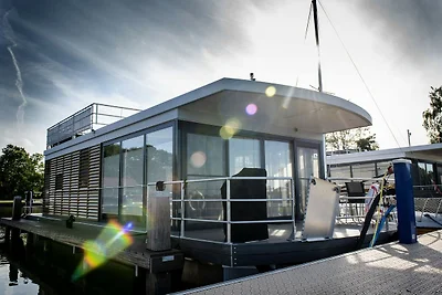 Hausboot mit Dachterrasse und schöner...