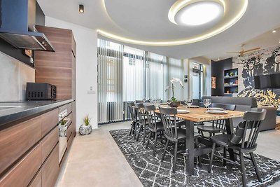 Geräumige Wohnung – 4BR/10P –...