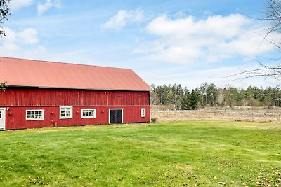 4 Personen Ferienhaus in HALLSTAVIK