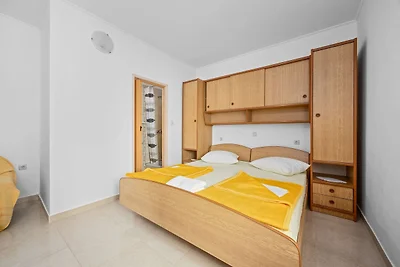 Rustig appartement aan zee in Kampor