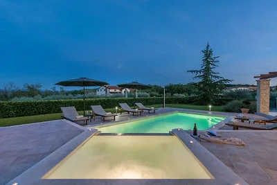 Villa in Vižinada mit Schwimmbecken