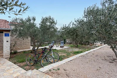 One Bedroom House with Terrace and Pool