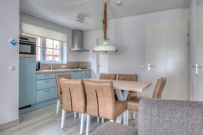 Stattliche Luxusvilla mit 3 Badezimmern, 1 km...