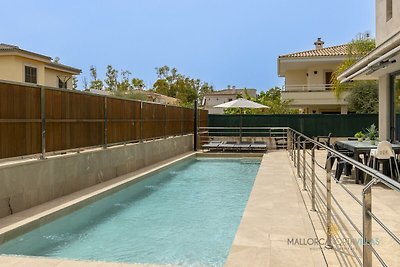 Premium Villa mit Balkon