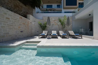 Villa in Rethymno mit Pool am Strand