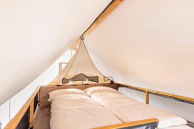 Luxuriöses Safarizelt mit Klimaanlage in eine...