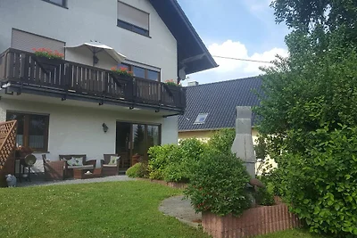 Moderne Ferienwohnung in Nohn in Waldnähe