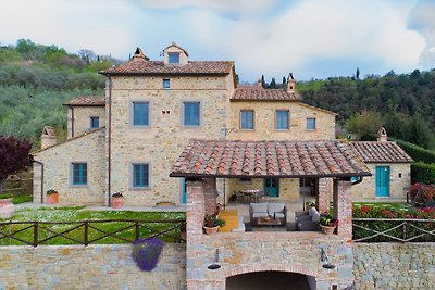 Picturesque Holiday Home in Cortona with Swim...