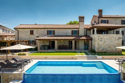 Villa in Tinjan met zwembad