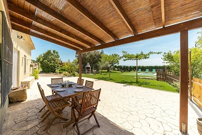 Villa in stile rustico vicino alla spiaggia...