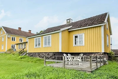 Charmantes Cottage am See in Torsebo