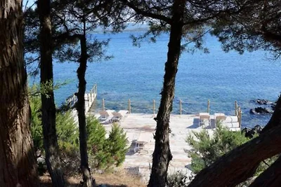 Villa con molo privato