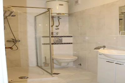 Apartment Siesta - Two-Bedroom Apartment with...