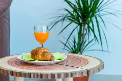 Feel Good Apartment - Two-Bedroom Apartment w...