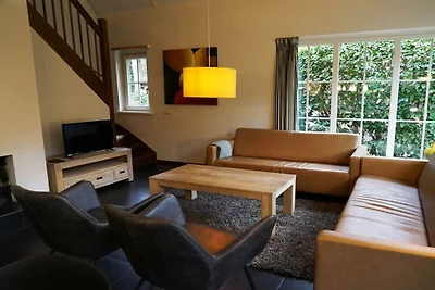 Villa in Beekbergen mit Terrasse