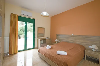Huis bij Souda Strand met Zwembad