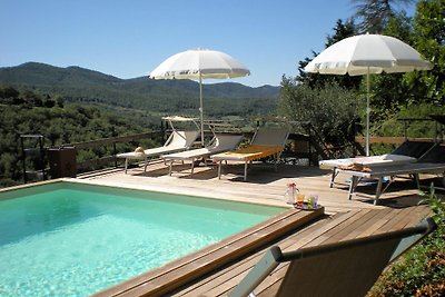 Bauernhaus in Cortona mit Swimmingpool