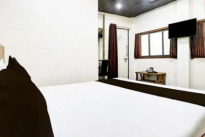 Hotel O Dombivali, früher PK Lodging