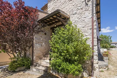 Casa Vacanze a Sellano con Piscina e Terrazza