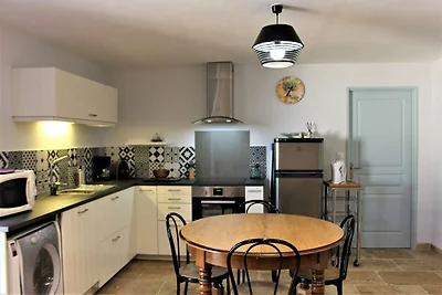 Modernes Ferienhaus mit Pool in Faucon