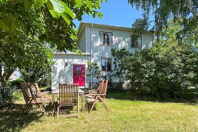 8 Persone case ad MÖRBYLÅNGA