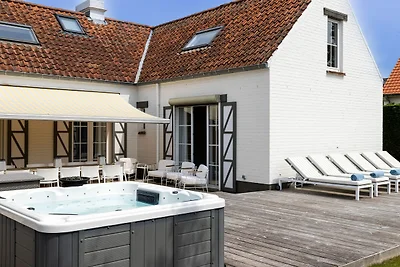 Luxusvilla in Sint-Idesbald mit Whirlpool