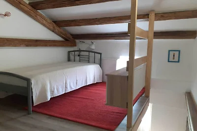 Secluded Authentic Apartment with Terrace - S...