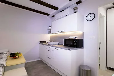 Piran Downtown Chic and Cozy Apartments - Cla...